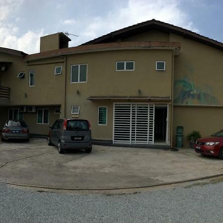 YK Homestay Kuantan Luaran gambar