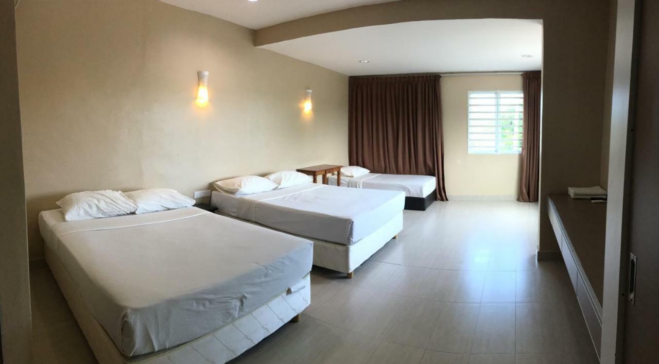 YK Homestay Kuantan Luaran gambar