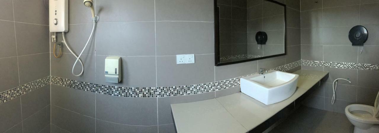 YK Homestay Kuantan Luaran gambar