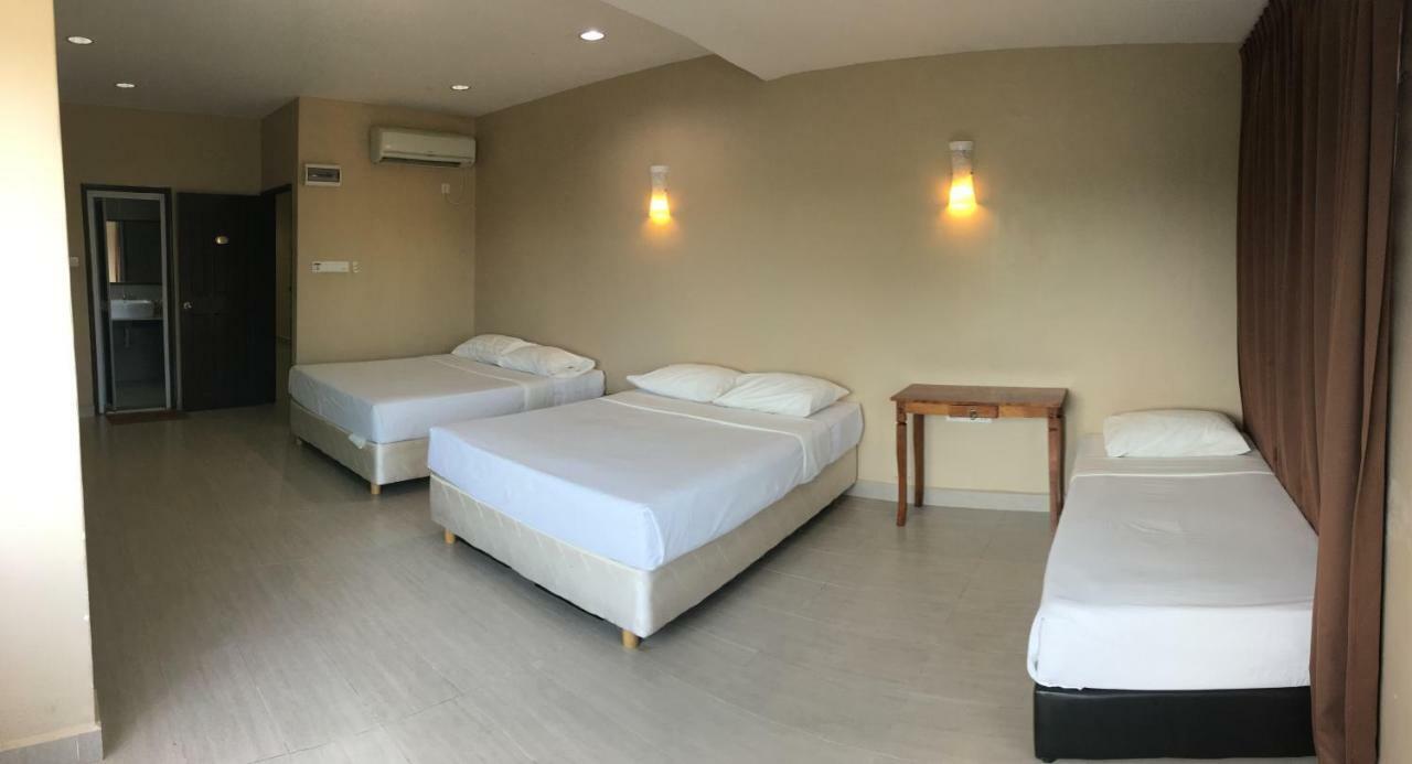 YK Homestay Kuantan Luaran gambar